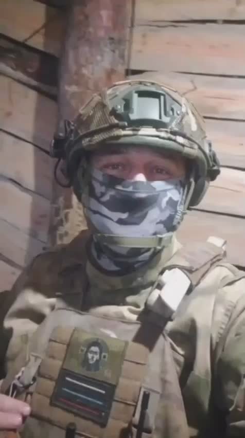 В преддверии Нового Года Председатель Законодательного Собрания области Геннадий Новосельцев поздравил волонтеров, помогающих фронту, с наступающими праздниками