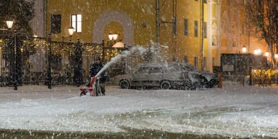 Драмтеатр почти год не может найти непьющего дворника