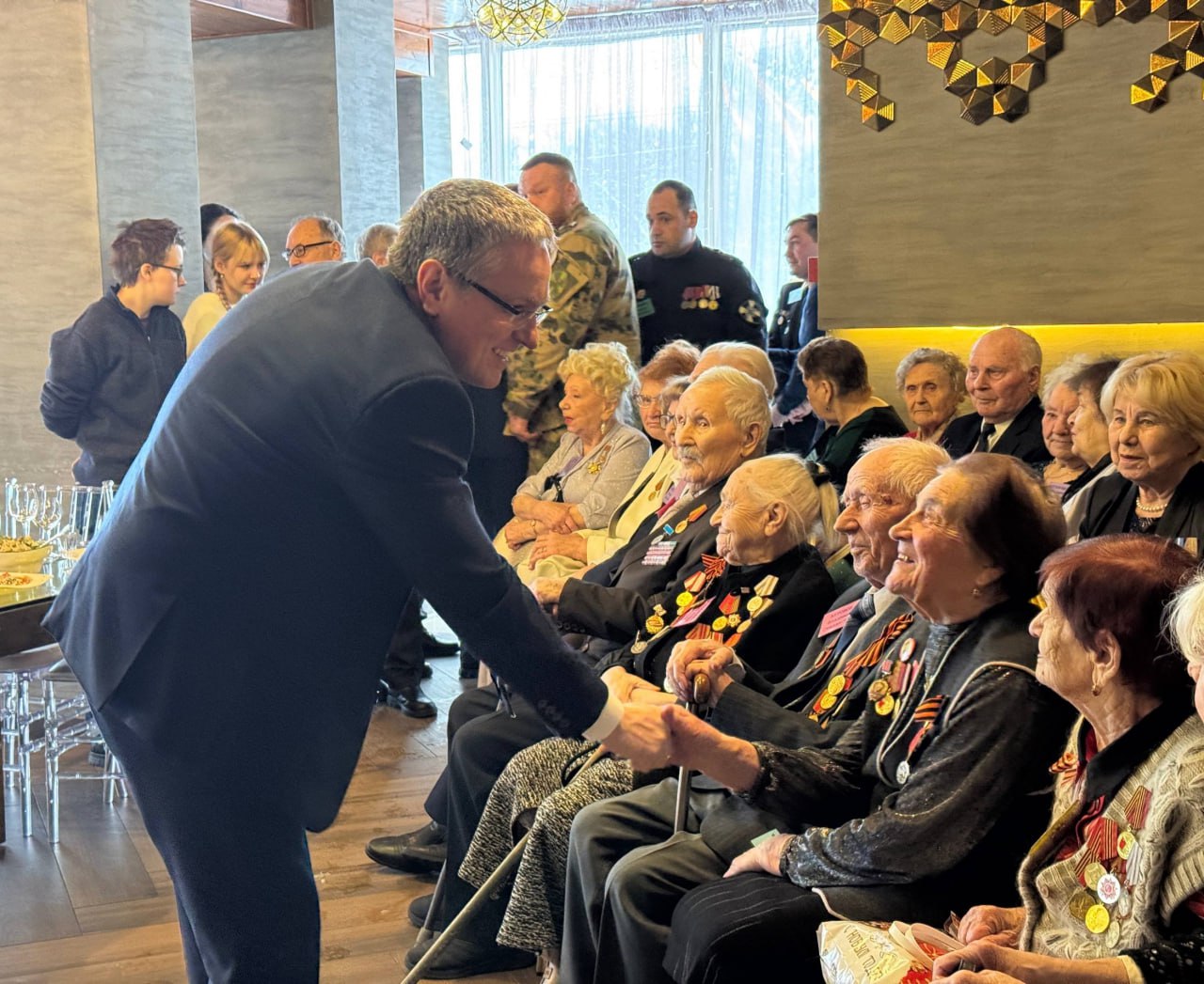 Дмитрий Денисов: По доброй традиции, в День освобождения Калуги от немецко-фашистских захватчиков состоялся приём ветеранов и защитников нашего времени Дмитрий Денисов: По доброй традиции, в День освобождения Калуги от немецко-фашистских захватчиков состоялся приём ветеранов и защитников нашего времени