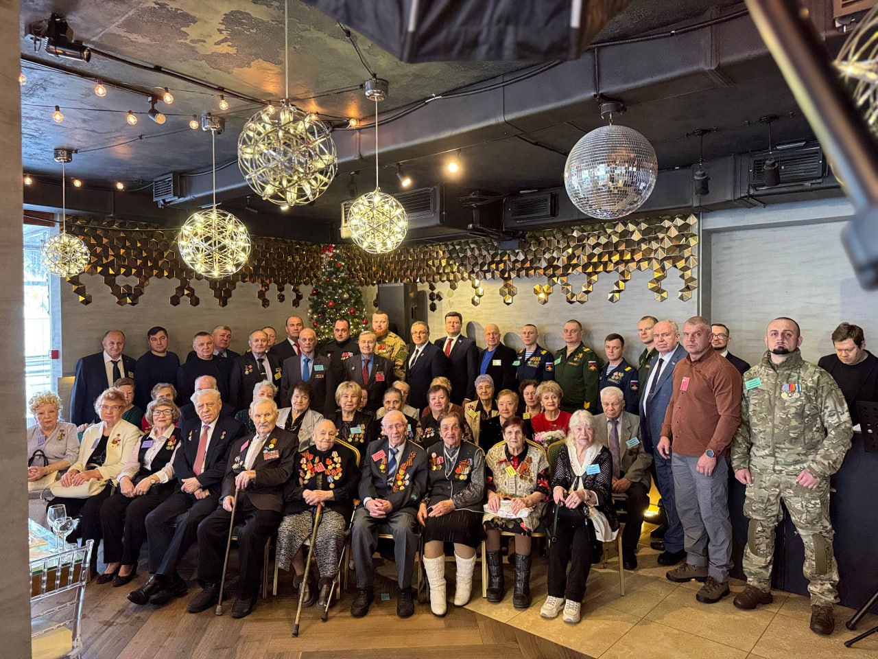 Дмитрий Денисов: По доброй традиции, в День освобождения Калуги от немецко-фашистских захватчиков состоялся приём ветеранов и защитников нашего времени Дмитрий Денисов: По доброй традиции, в День освобождения Калуги от немецко-фашистских захватчиков состоялся приём ветеранов и защитников нашего времени