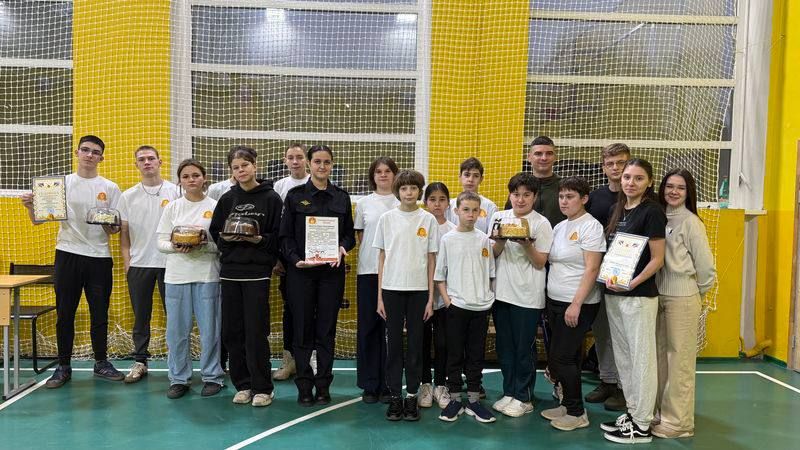 В Калуге в рамках Всероссийской акции МВД России «Полицейский Дед Мороз» сотрудники полиции организовали спортивный праздник «Весёлые старты» для воспитанников Азаровского центра содействия семейному воспитанию имени В.Т....