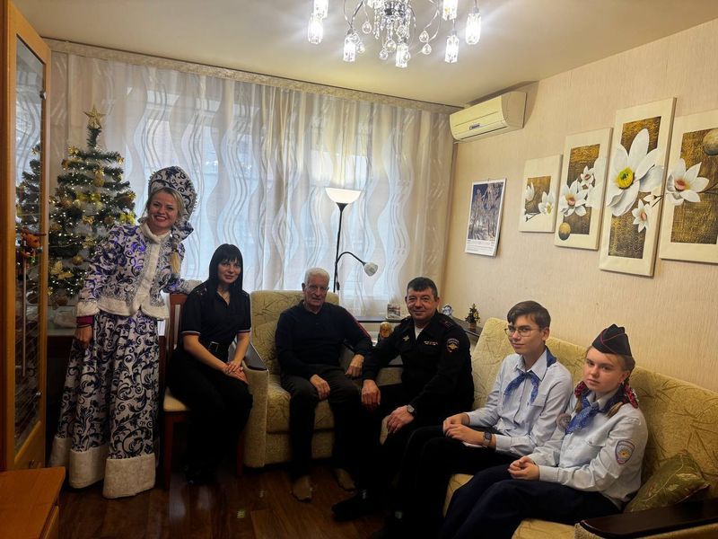 Ветерана Госавтоинспекции Обнинска поздравили с наступающим Новым годом