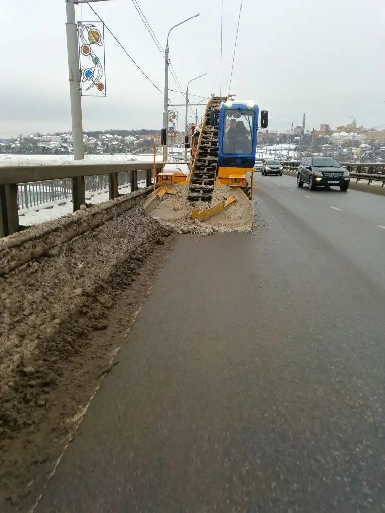 Дмитрий Денисов: Даже в праздничные дни уборка города идет по расписанию Дмитрий Денисов: Даже в праздничные дни уборка города идет по расписанию