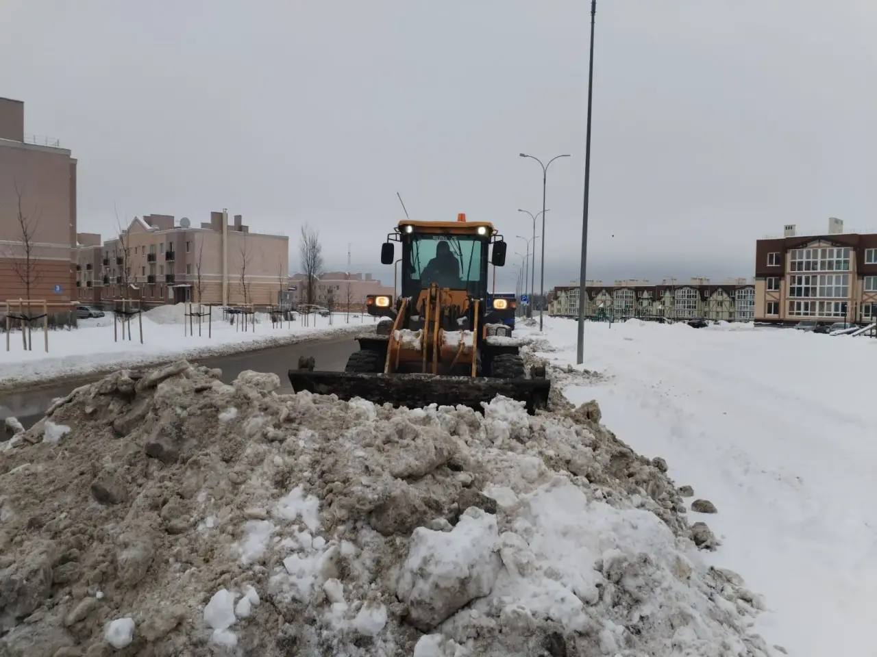 Дмитрий Денисов: Даже в праздничные дни уборка города идет по расписанию Дмитрий Денисов: Даже в праздничные дни уборка города идет по расписанию