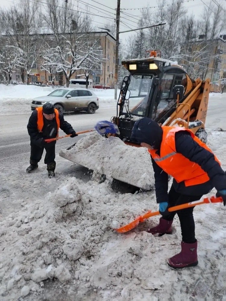 Коммунальные службы Калуги ведут плановые работы по зимнему содержанию городских улиц Коммунальные службы Калуги ведут плановые работы по зимнему содержанию городских улиц