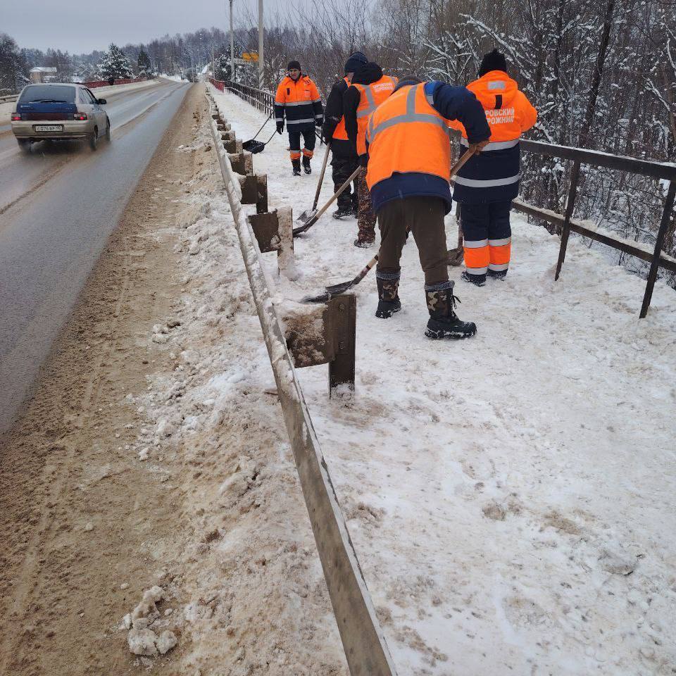 Владислав Шапша: «Дорожные, коммунальные, экстренные службы работают в усиленном режиме» Владислав Шапша: «Дорожные, коммунальные, экстренные службы работают в усиленном режиме»