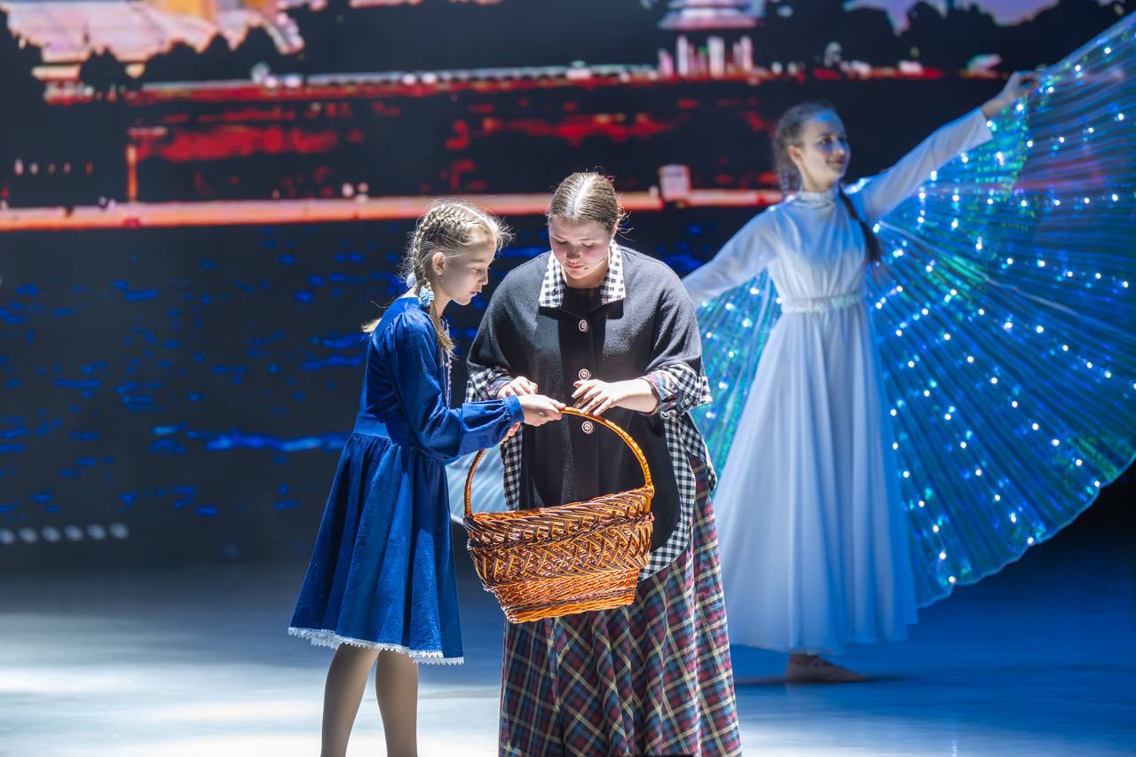 В Калуге прошла Рождественская Епархиальная ёлка В Калуге прошла Рождественская Епархиальная ёлка