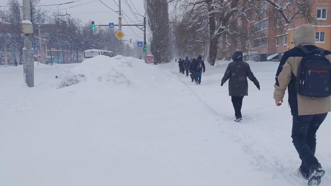 Калуга борется с «Фрэнсисом» и проигрывает: атмосферный репортаж с улиц города