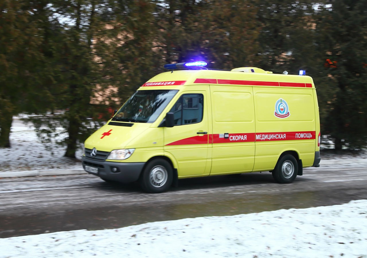 В Калуге водитель сбил женщину, сдавая на автомобиле задним ходом