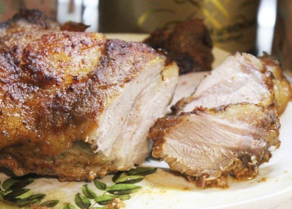 Нежная свинина в соевом соусе: как удивить гостей на праздничном столе