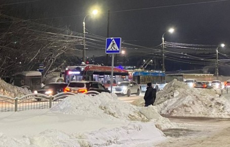 Ожидание автобуса на Силикатный заставило калужан мерзнуть полтора часа