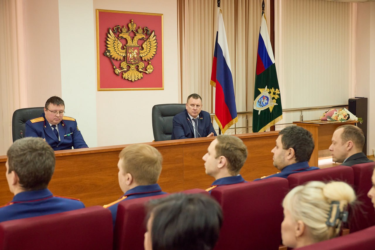 15 лет на страже закона: Геннадий Новосельцев поздравил сотрудников Следственного комитета 15 лет на страже закона: Геннадий Новосельцев поздравил сотрудников Следственного комитета