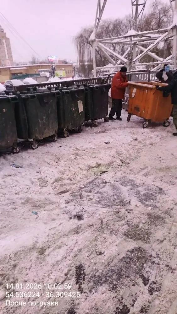 За день в Калуге вывезли мусор с 46 контейнерных площадок