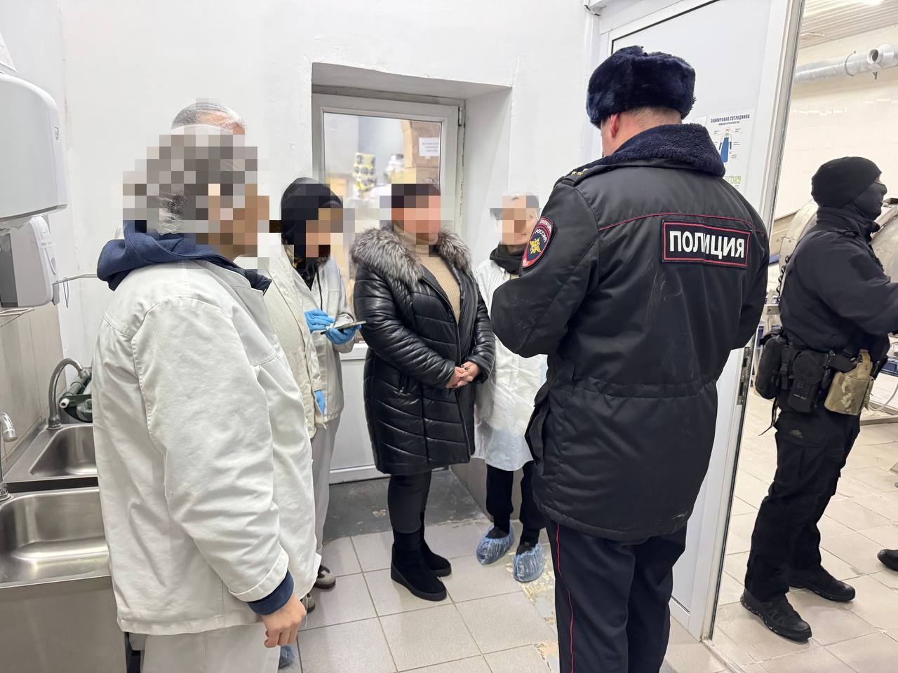 Калужские полицейские пресекли деятельность нелегальных сыроваров Калужские полицейские пресекли деятельность нелегальных сыроваров