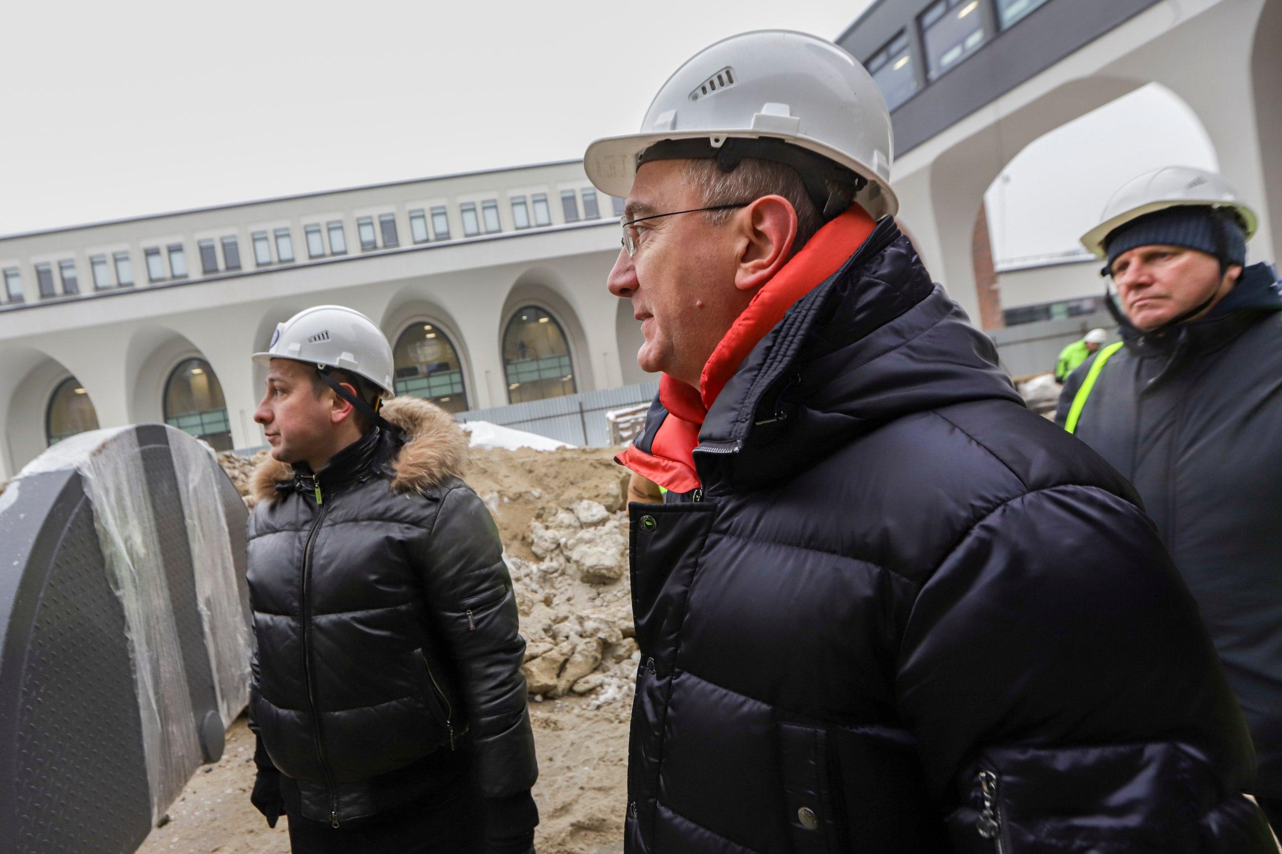 Владислав Шапша вместе с коллегами осмотрели общежития современного кампуса в Калининграде Владислав Шапша вместе с коллегами осмотрели общежития современного кампуса в Калининграде