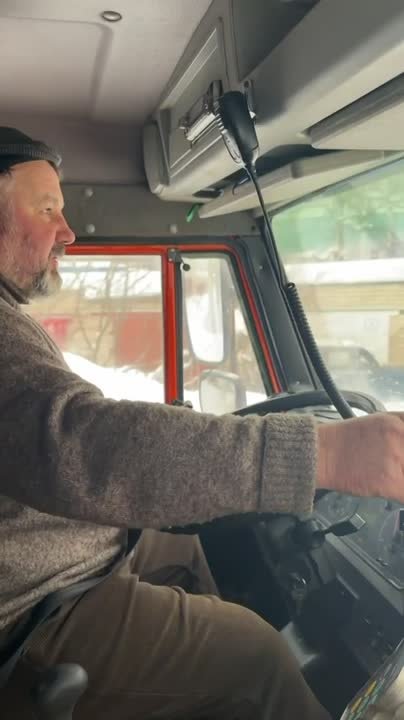 Расчистка дорог в Калуге, вид из кабины