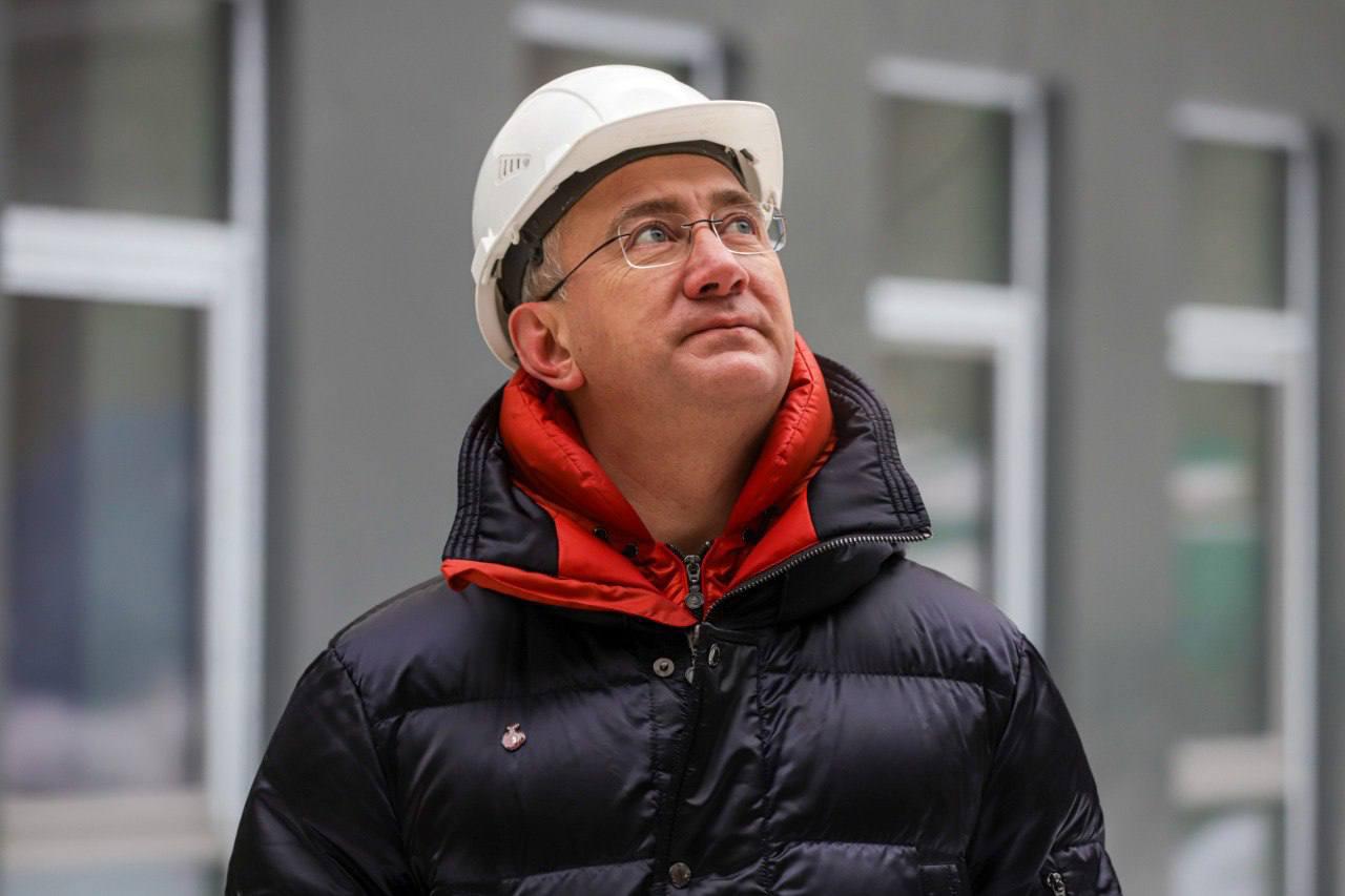 Владислав Шапша вместе с коллегами осмотрели общежития современного кампуса в Калининграде Владислав Шапша вместе с коллегами осмотрели общежития современного кампуса в Калининграде