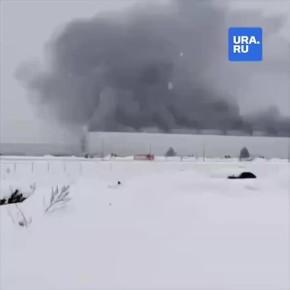 Сильный пожар произошел на бывшем заводе Volkswagen в Калуге