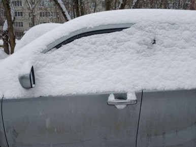 Власти Калуги просят убрать машины с семи улиц для вывоза снега