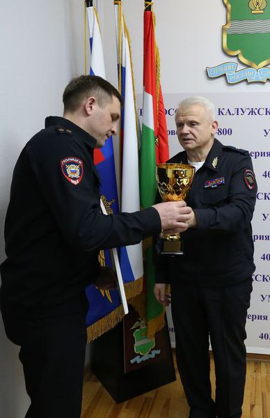 Генерал-майор полиции Сергей Никифоров подвел итоги работы калужского «Динамо» и вручил награды к 100-летию организации Генерал-майор полиции Сергей Никифоров подвел итоги работы калужского «Динамо» и вручил награды к 100-летию организации