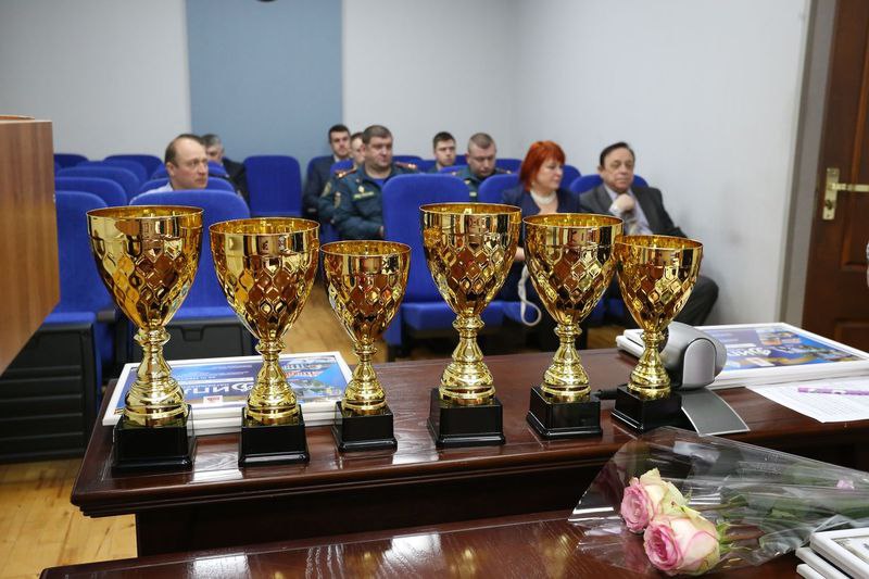 Генерал-майор полиции Сергей Никифоров подвел итоги работы калужского «Динамо» и вручил награды к 100-летию организации Генерал-майор полиции Сергей Никифоров подвел итоги работы калужского «Динамо» и вручил награды к 100-летию организации