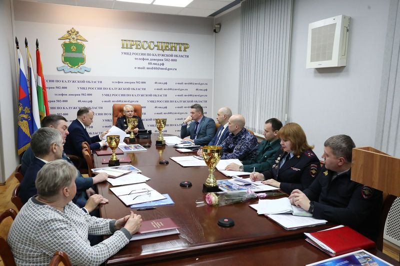 Генерал-майор полиции Сергей Никифоров подвел итоги работы калужского «Динамо» и вручил награды к 100-летию организации