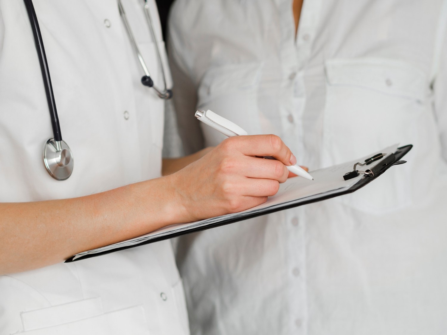 Калужским врачам-взяточникам дали крупные сроки