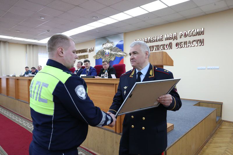 Начальник Главного управления по обеспечению безопасности дорожного движения МВД России генерал-лейтенант полиции Михаил Черников принял участие в работе расширенного заседания коллегии УМВД России по Калужской области Начальник Главного управления по обеспечению безопасности дорожного движения МВД России генерал-лейтенант полиции Михаил Черников принял участие в работе расширенного заседания коллегии УМВД России по Калужской области