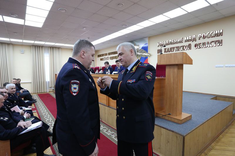 Начальник Главного управления по обеспечению безопасности дорожного движения МВД России генерал-лейтенант полиции Михаил Черников принял участие в работе расширенного заседания коллегии УМВД России по Калужской области Начальник Главного управления по обеспечению безопасности дорожного движения МВД России генерал-лейтенант полиции Михаил Черников принял участие в работе расширенного заседания коллегии УМВД России по Калужской области