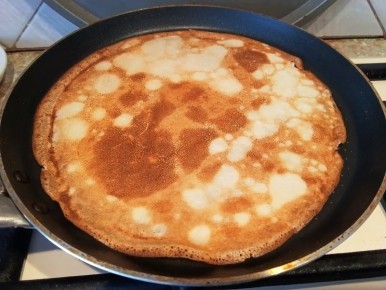 Нежные блинчики на кипятке: простой и быстрый способ для идеального завтрака