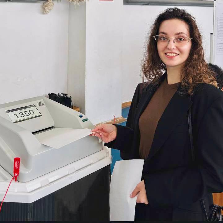 Молодёжь в деле. Сегодня хотим рассказать о членах Молодёжной избирательной комиссии Калужской области (МИК), которые внесли свой вклад на прошедших выборах Губернатора Калужской области, депутатов Законодательного Собрания... Молодёжь в деле. Сегодня хотим рассказать о членах Молодёжной избирательной комиссии Калужской области (МИК), которые внесли свой вклад на прошедших выборах Губернатора Калужской области, депутатов Законодательного Собрания...