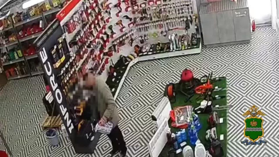 В Калуге сотрудниками полиции уличен местный житель, в хищении электротовара из магазина