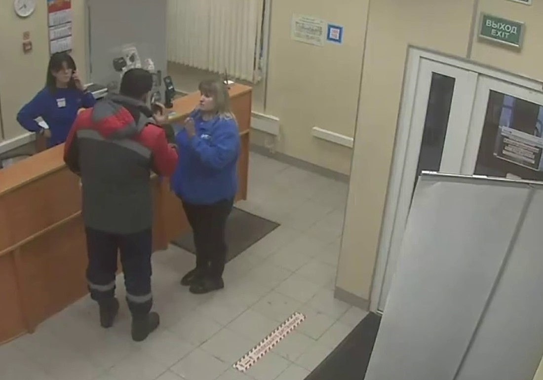 В Калужской области кассир дорожного пункта приняла роды у пассажирки легковушки