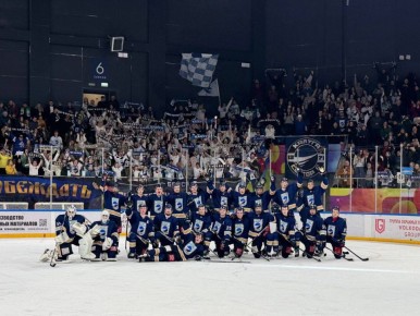 Дмитрий Денисов: Сегодня калужские хоккеисты сошлись на льду с гостями с Ямала — и вышли победителями!