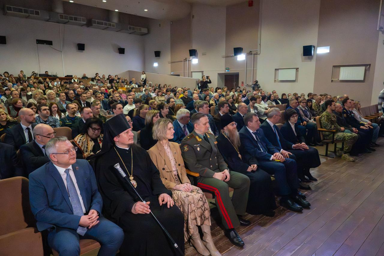 В Козельске прошел отчет главы округа Елены Слабовой В Козельске прошел отчет главы округа Елены Слабовой