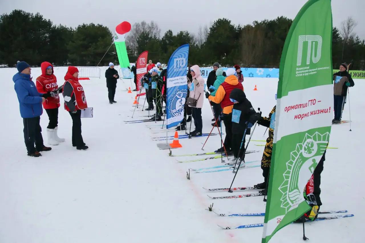 Четыре тысячи калужан приняли участие в «Лыжне России» Четыре тысячи калужан приняли участие в «Лыжне России»