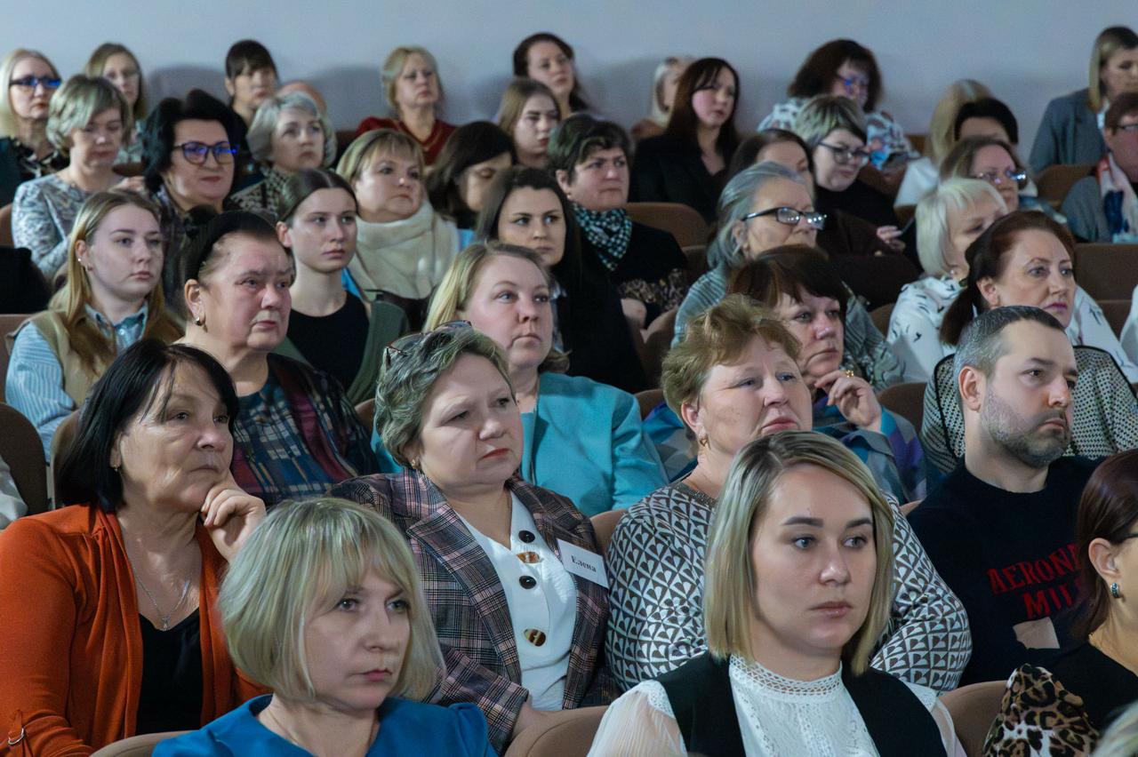 В Козельске прошел отчет главы округа Елены Слабовой В Козельске прошел отчет главы округа Елены Слабовой