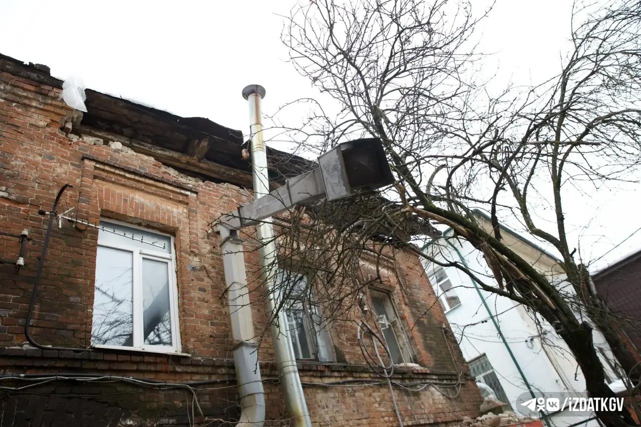 Появились подробности инцидента с обрушением крыши дома на Театральной улице в Калуге Появились подробности инцидента с обрушением крыши дома на Театральной улице в Калуге