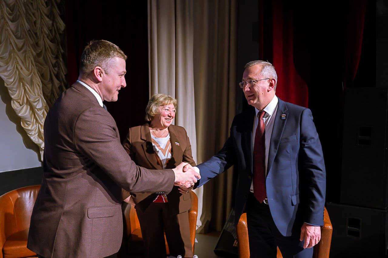 В Тарусе состоялся отчет главы округа Михаила Голубева В Тарусе состоялся отчет главы округа Михаила Голубева