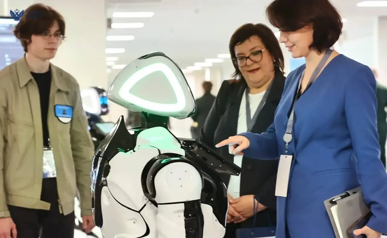 Игорь Щёголев и Сергей Кравцов посетили Федеральный технопарк профессионального образования в Калуге Игорь Щёголев и Сергей Кравцов посетили Федеральный технопарк профессионального образования в Калуге