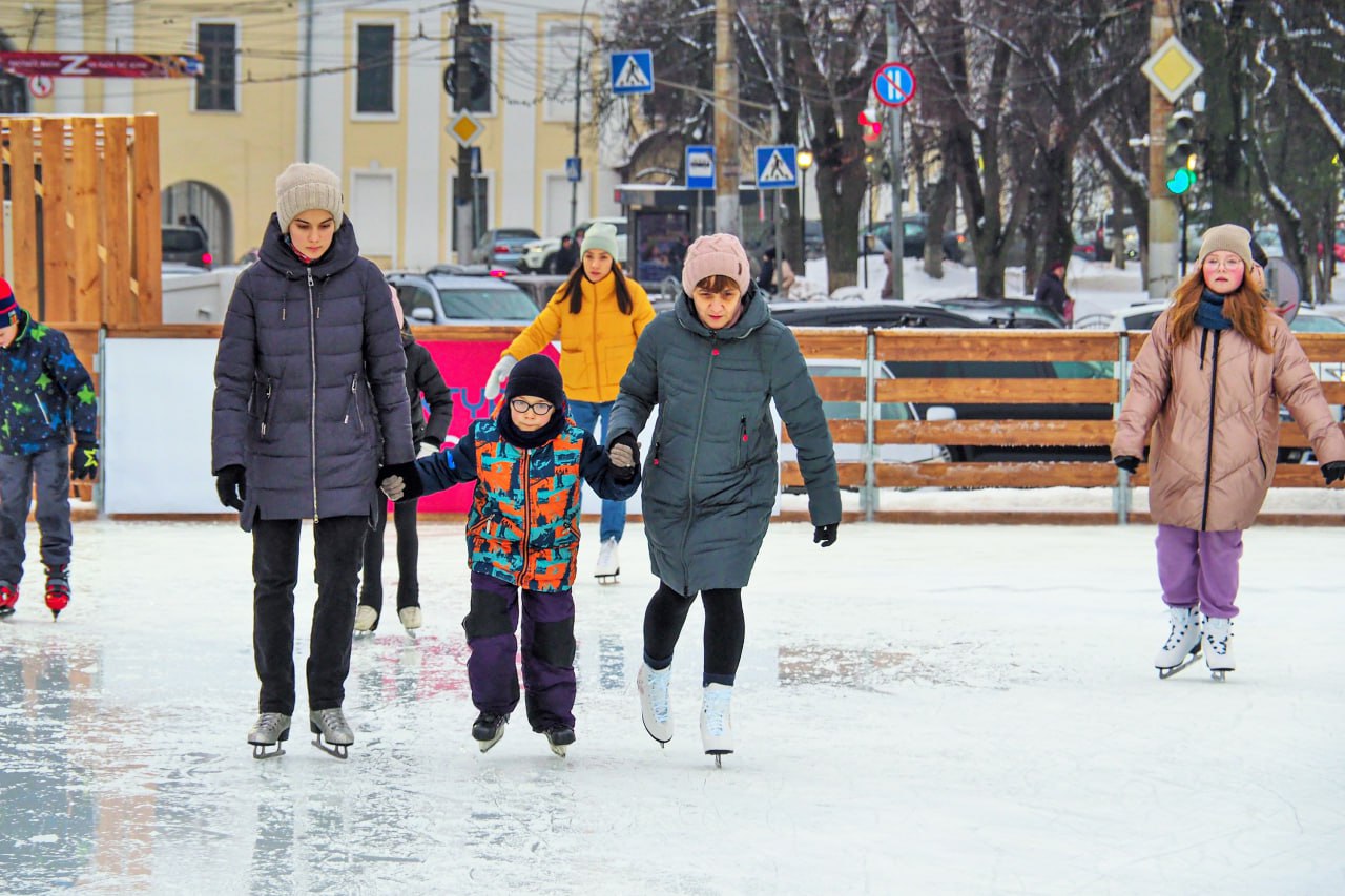 Каток на Старом Торге готовится к новому рекорду посещаемости