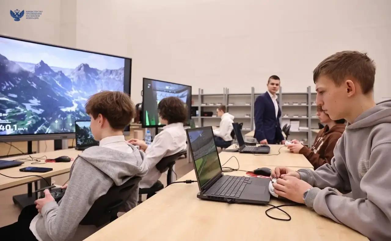 Игорь Щёголев и Сергей Кравцов посетили Федеральный технопарк профессионального образования в Калуге Игорь Щёголев и Сергей Кравцов посетили Федеральный технопарк профессионального образования в Калуге