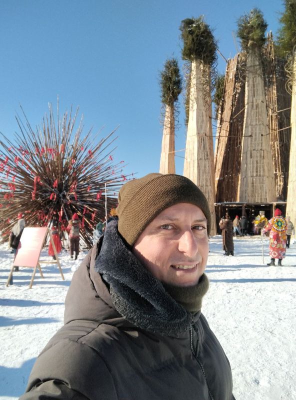 Алексей Стефанов: Сегодня я в местечке Николо-Ленивец под Калугой, где вместе с иностранными блогерами буду провожать зиму