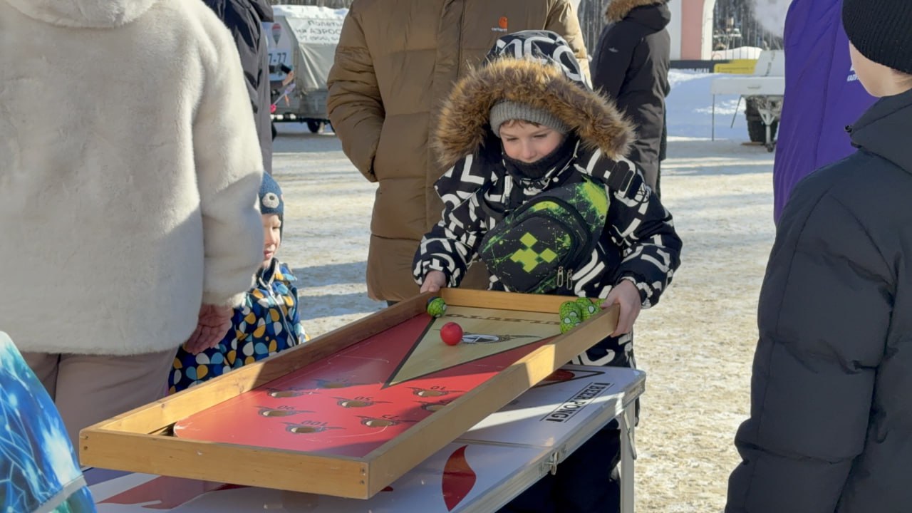 Правобережье отпраздновало молодежную Масленицу Правобережье отпраздновало молодежную Масленицу