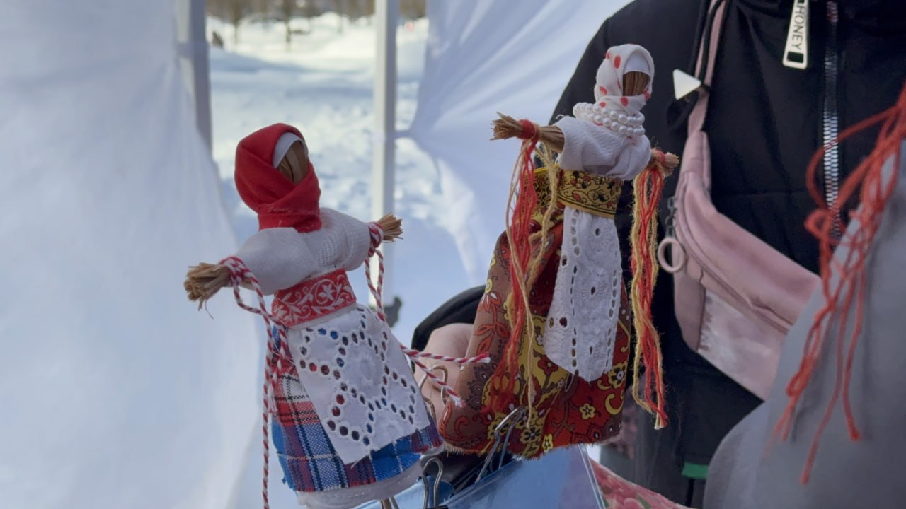 Правобережье отпраздновало молодежную Масленицу Правобережье отпраздновало молодежную Масленицу