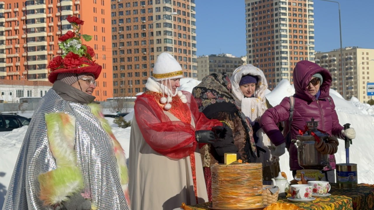 Правобережье отпраздновало молодежную Масленицу Правобережье отпраздновало молодежную Масленицу