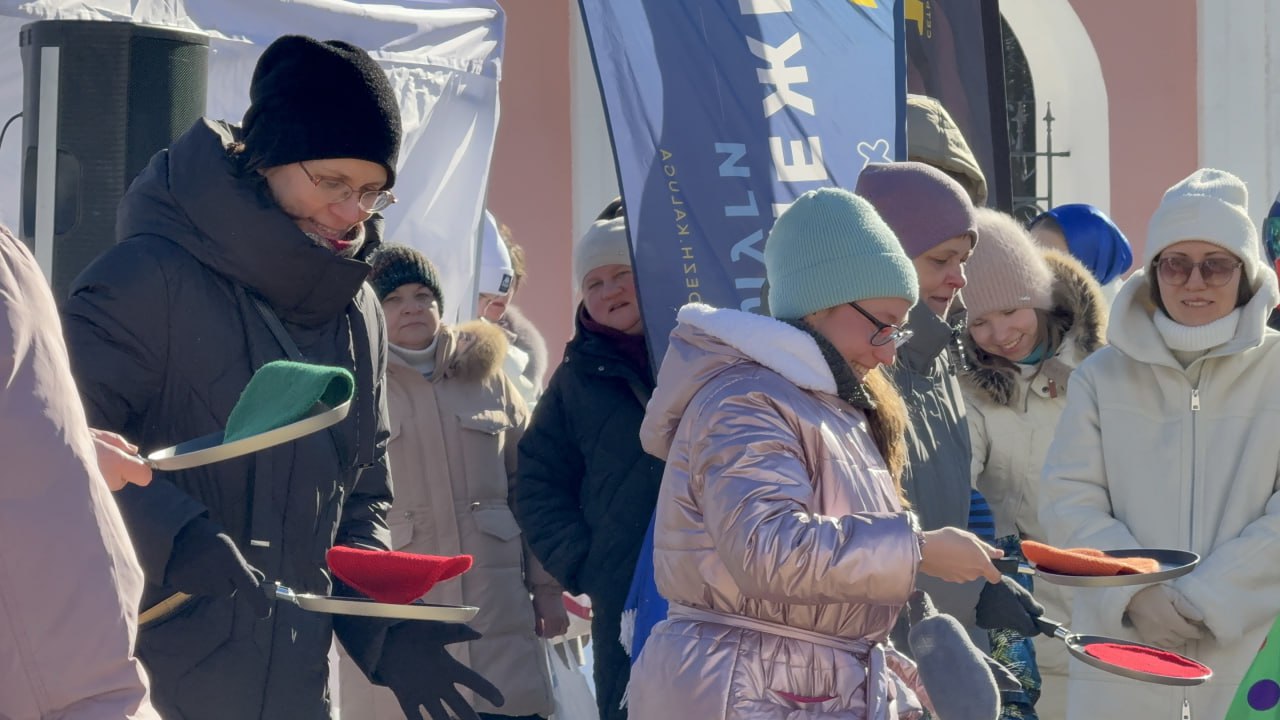Правобережье отпраздновало молодежную Масленицу Правобережье отпраздновало молодежную Масленицу
