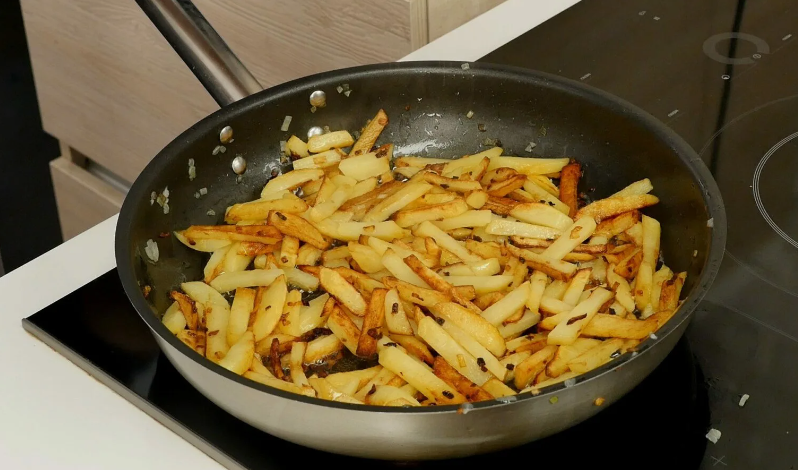 Почему жареная картошка в духовке стала новым кулинарным хитом