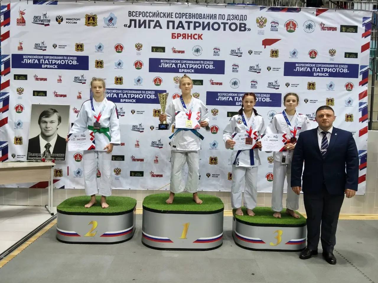 Калужские бойцы привезли медали со Всероссийских соревнований Калужские бойцы привезли медали со Всероссийских соревнований