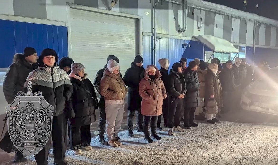 Более 30 нелегальных мигрантов выявили на заводе в Калужской области